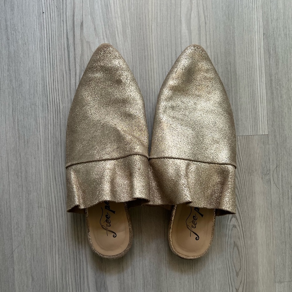Free People Slides